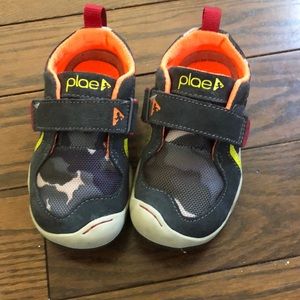 Plae camo sneakers size 7.5 NEW